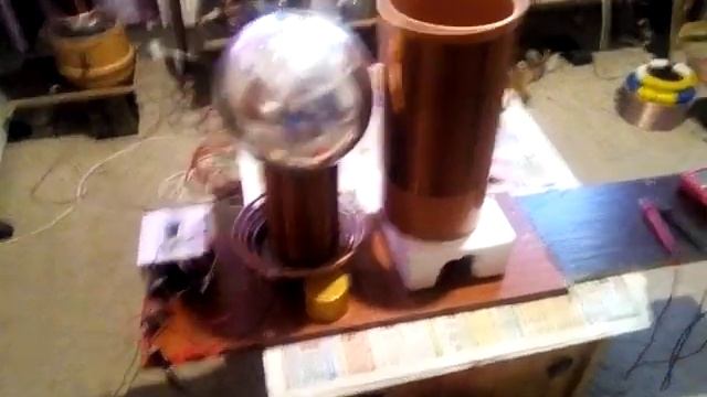Зарядка аккумулятора от Тесла-качера, часть2, все получилось! смотреть онлайн