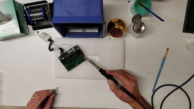 Watch me repair a Compass overhead Information Display 2005-2009 Toyota Tacoma смотреть онлайн
