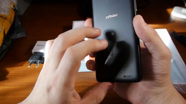 Foxconn InFocus m512. Распаковка. смотреть онлайн