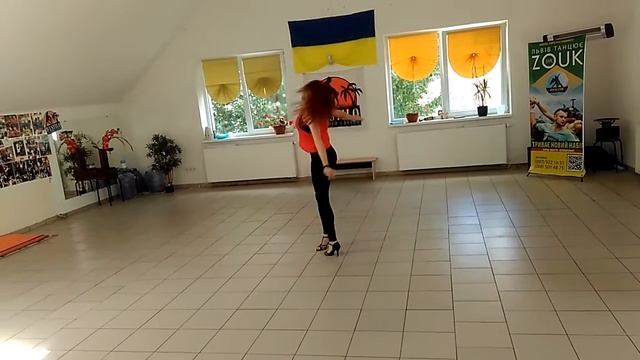 Elizabeth Maklakova. Beautiful ZOUK lady style class. Lviv смотреть онлайн