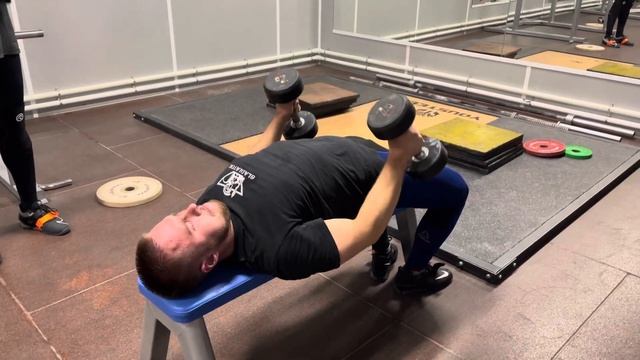 20.08.2021 жим гантелей параллельным хватом 7,5х7 смотреть онлайн