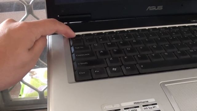 Asus Laptop: How to Start Up With Boot Menu for USB Drive смотреть онлайн