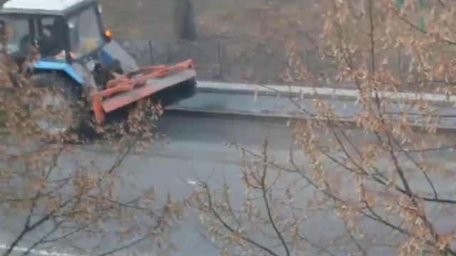 Супер технология 21 века уборки асфальта в центре города. # Сопротивление Чернигов смотреть онлайн