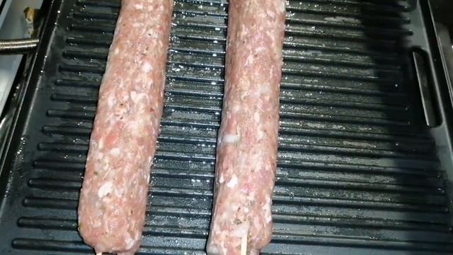ЛЮЛЯ-КЕБАБ на Електро гриле #мясныеблюда #фарш #котлеты #кавказскаякухня смотреть онлайн