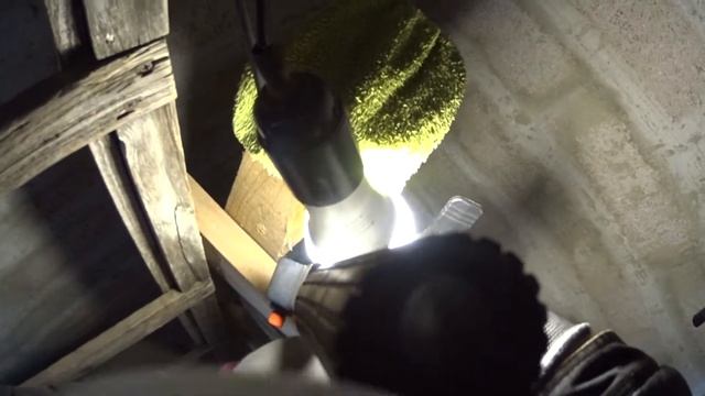 Сливаю бензин из карбюратора лодочного мотора Tarpon 9.9 OTH. vlog смотреть онлайн