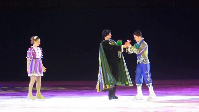 Предновогодний праздник для школьников "Платинум Арена" смотреть онлайн