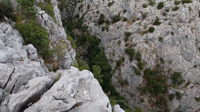 Zadvarje Полет вдоль каньона Cetina Водопад Gubavica смотреть онлайн