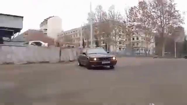 BMW M5 E34 ДРИФТ В ГРУЗИИ-BMW М5 Е34 смотреть онлайн