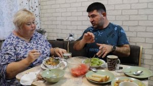 МУКБАНГ  Кто что хотел то и поел.