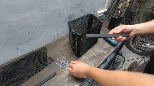 Е-байк из suzuki smx 50. Прикидка батареи, переварка рамы.Третья серия смотреть онлайн