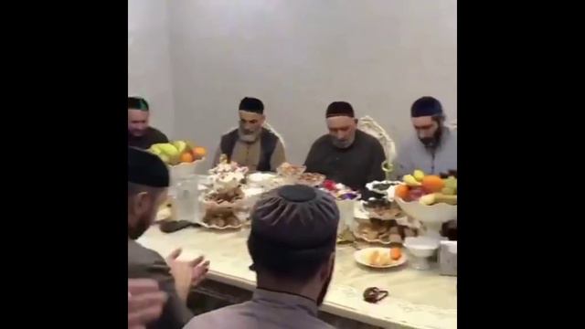 Zikrullah, Мовлид у Кузьговых Шонхо Абдулла, Яндиев Мухьаммад и т. д. Красиво читают по воле Аллах смотреть онлайн