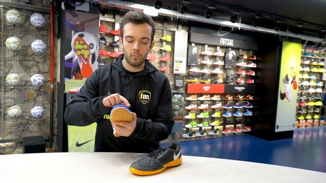 NIKE LUNAR GATO 2 vs ADIDAS TOP SALA смотреть онлайн