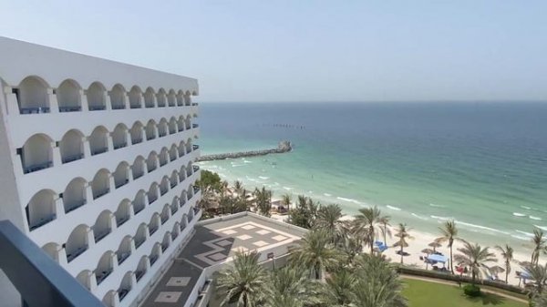 AJMAN HOTEL ИЛИ FAIRMONT AJMAN - КАКОЙ ОТЕЛЬ АДЖМАНА ЛУЧШЕ?