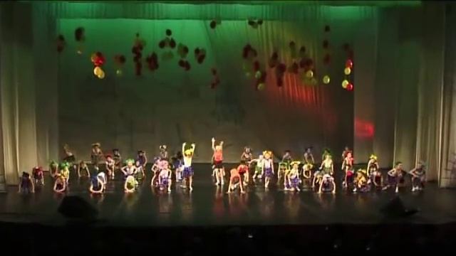 Ансамбль «Калинка»(Saint-Petersburg) «Теремок» children's dance смотреть онлайн