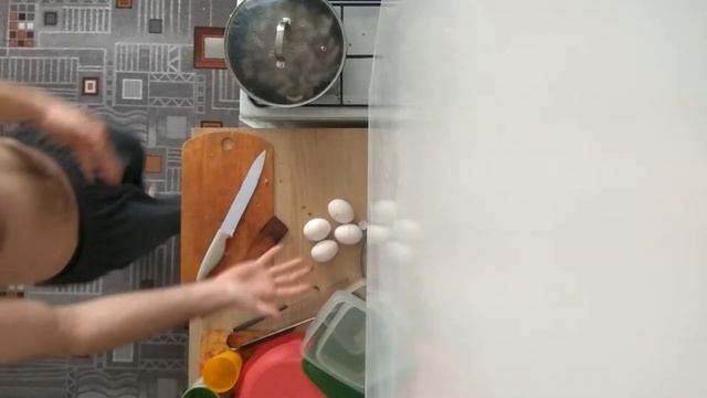 Яица на сковороде. Яичница быстро и вкусно. смотреть онлайн