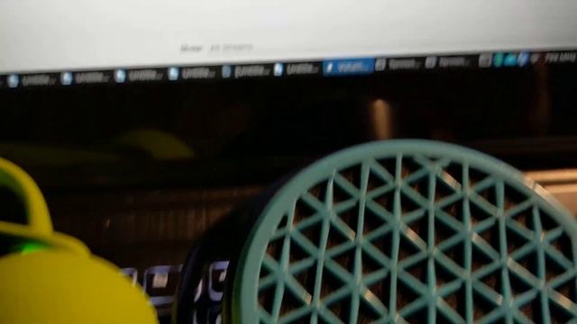 Logitech X50 vs AS888 "Aimitek Waterproof Bluetooth Silicone Speaker" from Aliexpress. Speech test смотреть онлайн