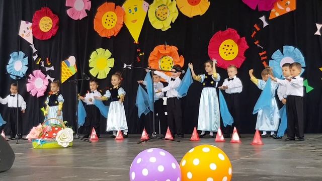 "Вечерница" - химн на детска градина "Вечерница" в Благоевград смотреть онлайн