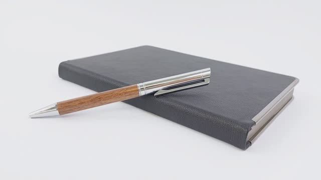 Шариковые ручки Tizio Senator смотреть онлайн