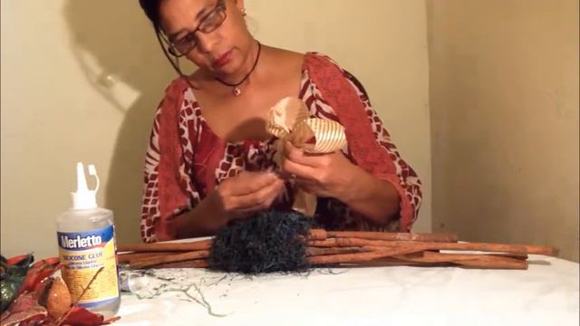 tutorial hacer un arreglo en canela (centro de mesa) смотреть онлайн