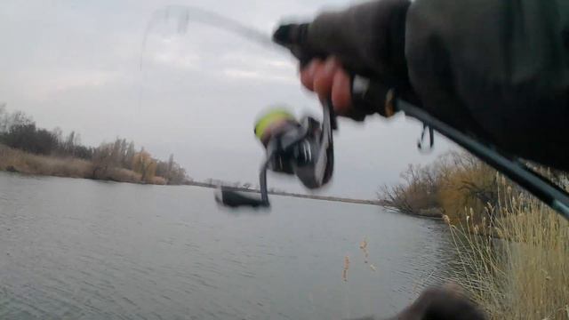 Підбираю приманки на судака, а судак любить білий. Білий силікон для судака завжди в тренді. 2024. смотреть онлайн