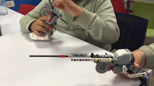 Creaciones con Lego Mindstorms - Taladro смотреть онлайн