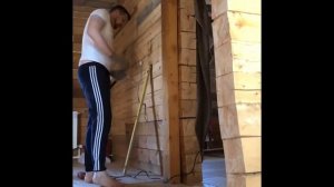 Выравниваем стены из бруса