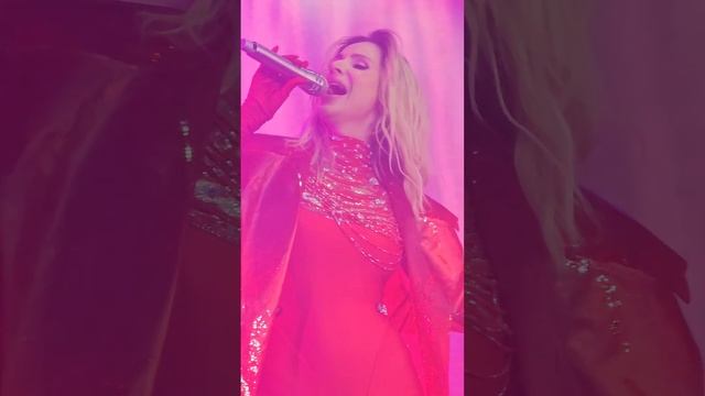 Loboda - "Случайная", live @ WANDERarena Riga, 10.06.23 смотреть онлайн
