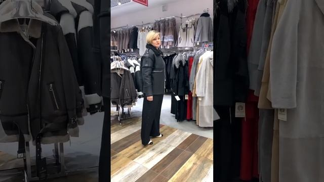 Дублёнки выполненный из меха овчины меринос (испанское сырье) в отделке мех овчины калган.Цена 4290 смотреть онлайн