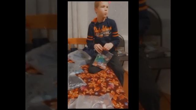 новогодная разпоковка смотреть онлайн