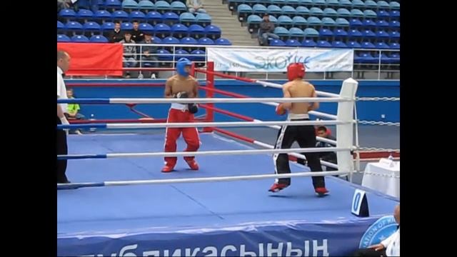 КИКБОКСИНГ, тренировка кикбоксеров, кикбоксерская тренировка, прямой удар, пропустить удар, 2009