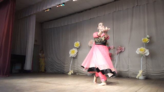 Танец Карунешвари для Баларамы (4 камеры) смотреть онлайн