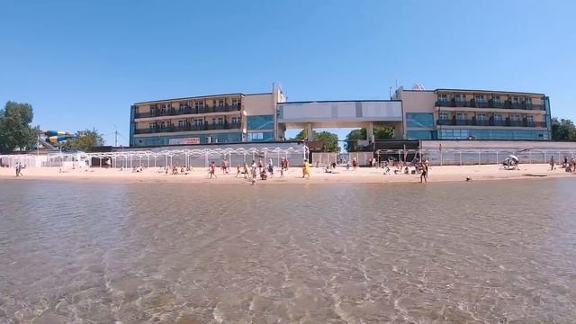АНАПА: ОТКРЫЛИ ПАРКИ, СКВЕРЫ И НАБЕРЕЖНЫЕ. ЗАГОРАЮЩИХ НЕ МНОГО, КУПАТЬСЯ ЕЩЁ ХОЛОДНО. смотреть онлайн