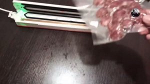 Вакуумный упаковщик, доступный каждому. Инструкция к использованию и нюансы.