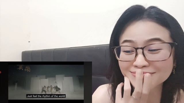 STRAY KIDS (스트레이키즈) 락 (樂) LALALALA MV [REACTION] смотреть онлайн