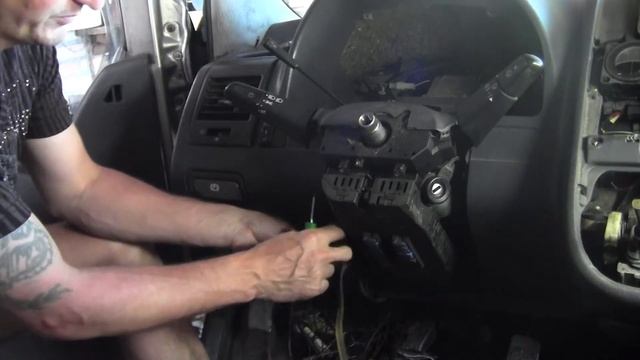 Mercedes Vito 638 Как снять Шлейф руля и подрулевой переключатель(гитара) смотреть онлайн