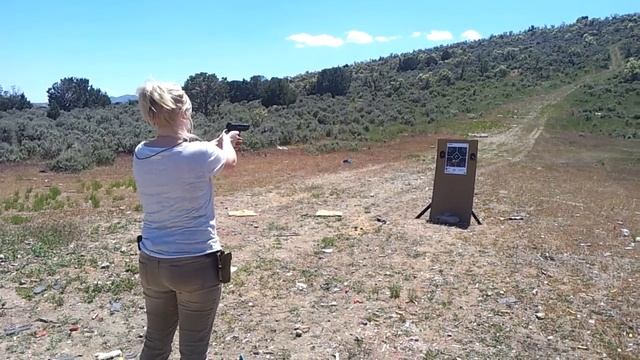 Pistol practice target shooting and reload смотреть онлайн