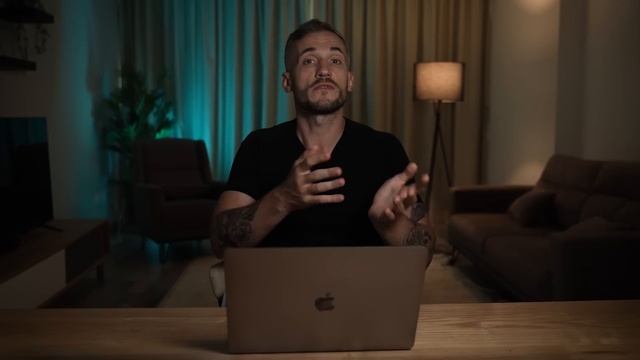 Editing Hacks YouTubers Use To Hook You смотреть онлайн