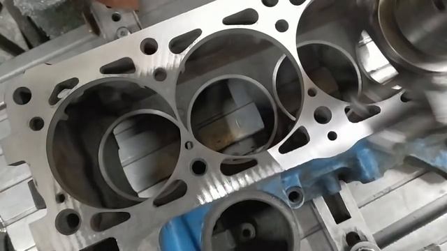 ВАЗ 2105 ГИЛЬЗОВКА под поршни 82мм смотреть онлайн