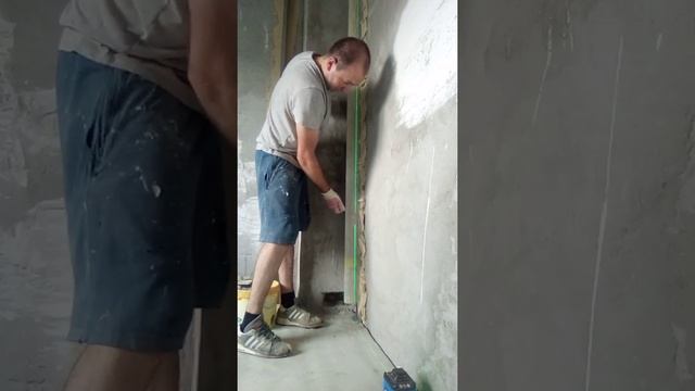 Установка штукатурных маяков с помощью UD профиля и лазерника смотреть онлайн