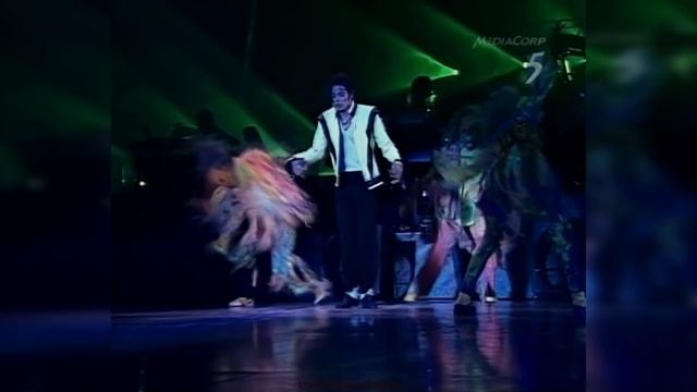 Michael Jackson - Thriller - Live Copenhagen 1997 - HD смотреть онлайн