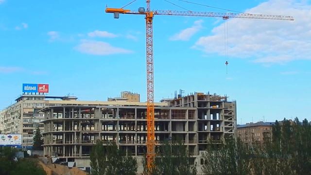 Строительство нового небоскрёба на берегу реки Царица у Астраханского моста ЧАСТЬ 1 смотреть онлайн