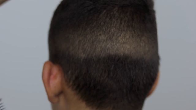 DICAS DE TESOURA E DEGRADÊ COM CRUZ - CORTE DE CABELO PASSO A PASSO смотреть онлайн