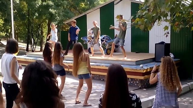 Silento–Watch Me Whip, Nae Nae (Зарядка в лагери) смотреть онлайн