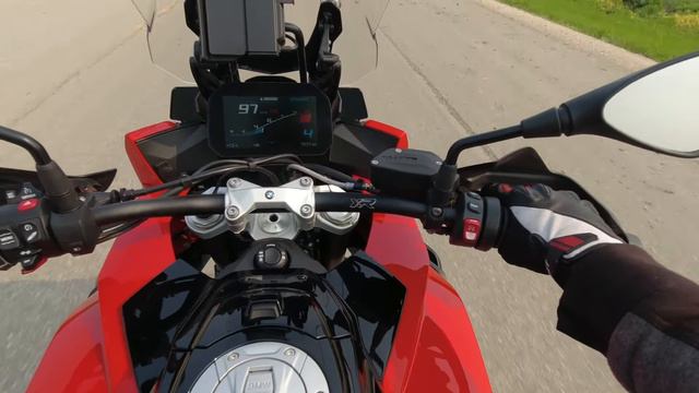 BMW S1000xr Cold start rev and Cruise смотреть онлайн