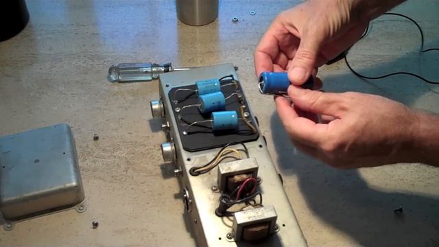 1963 Fender Reverb Unit Cap Job смотреть онлайн