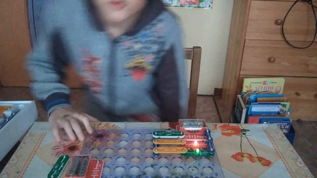 Собираем 999 схем электроконструктора "Знаток". Схема с первой по пятую смотреть онлайн