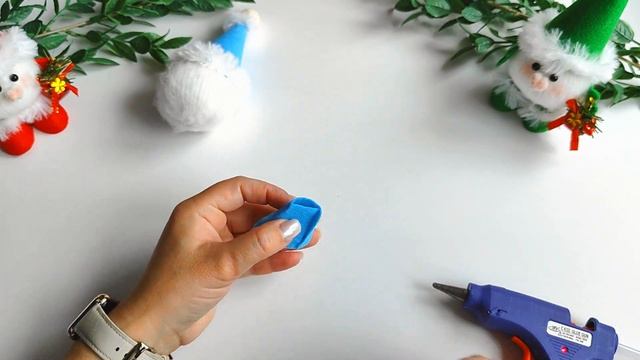 Так просто!❄️Прелестные гномики из носка и фетра. Diy christmas gnomes. Christmas decorations смотреть онлайн