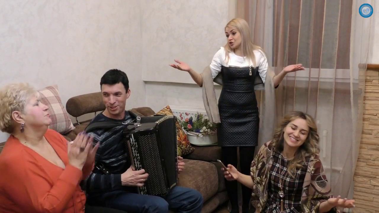 Мужиков надо любить, мужиков надо ценить. С праздником любимые женщины. Песня Раисы Отрадной смотреть онлайн