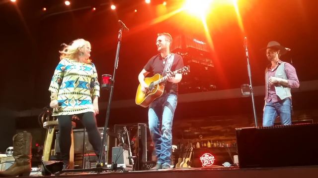 Eric Church, Ryan Bingham & Joanna Cotten - The Weight (7/31/15) Nashville, TN смотреть онлайн