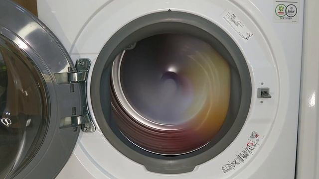 Experiment - Beach Balls Battle - in a Washing Machines смотреть онлайн